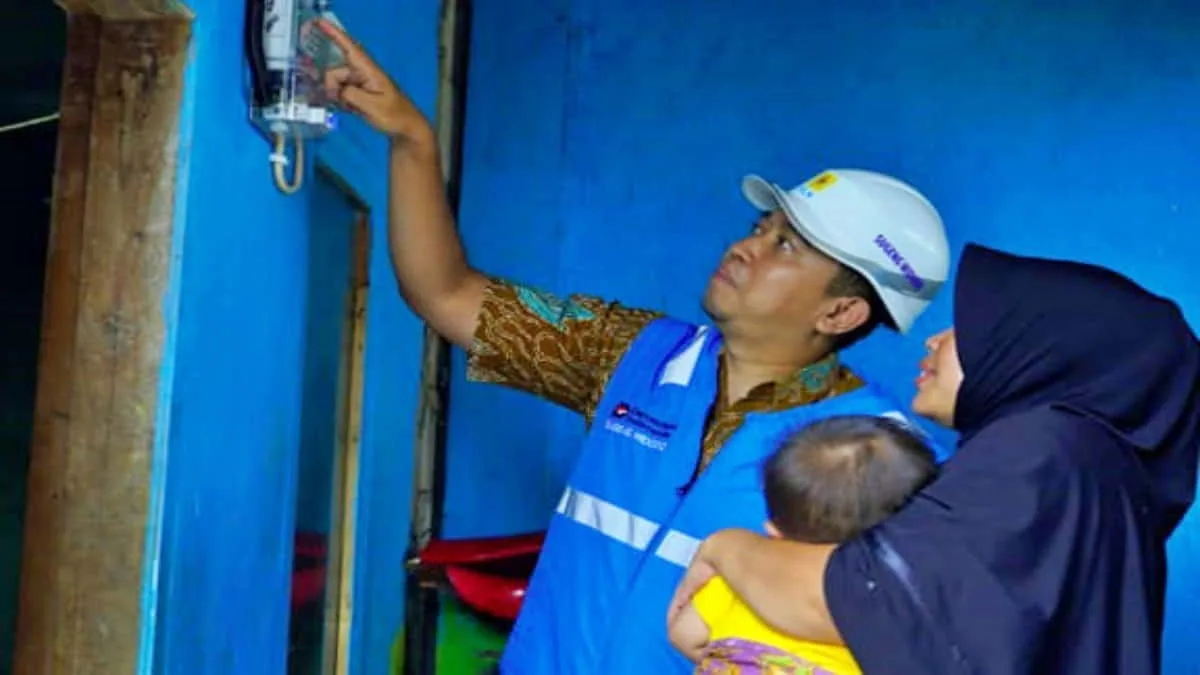 Dedikasi PLN, Ribuan Keluarga di Jawa Barat Kini Nikmati Sambungan Listrik Rumah Tangga Mandiri