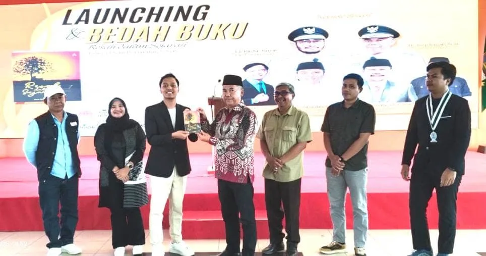 “Resah dalam Sejarah”, Karya Buku Goresan Kegelisahan Fenomena Sosial dan Politik di KBB