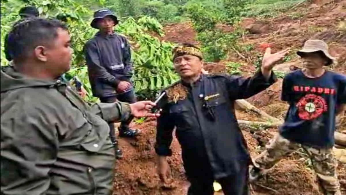 Tinjau Lokasi Longsor Arjasari, Dadang Naser Temukan Sejumlah Fakta Lapangan