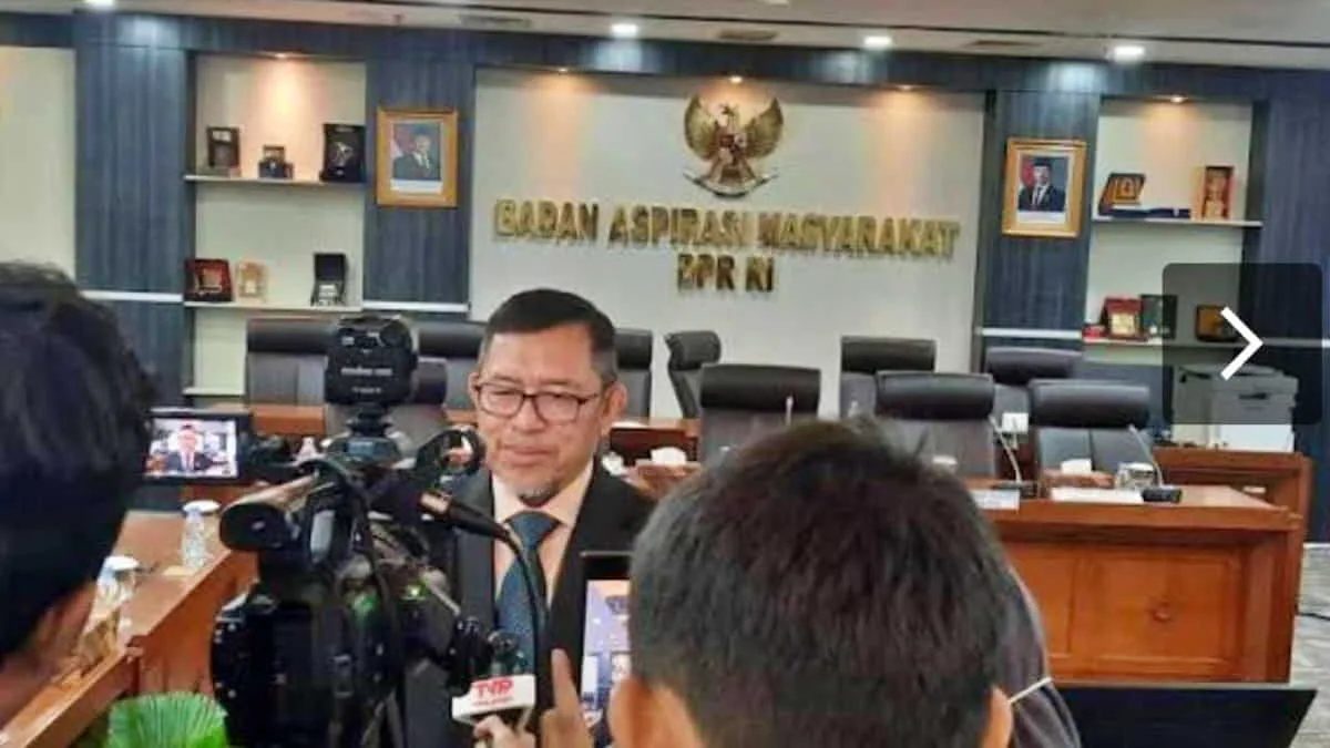 Ketua BAM DPR RI, Ahmad Heryawan saat memberikan klarifikasi mengenai hilangnya tayangan RDPU kasus PT BDS. Foto: istimewa/