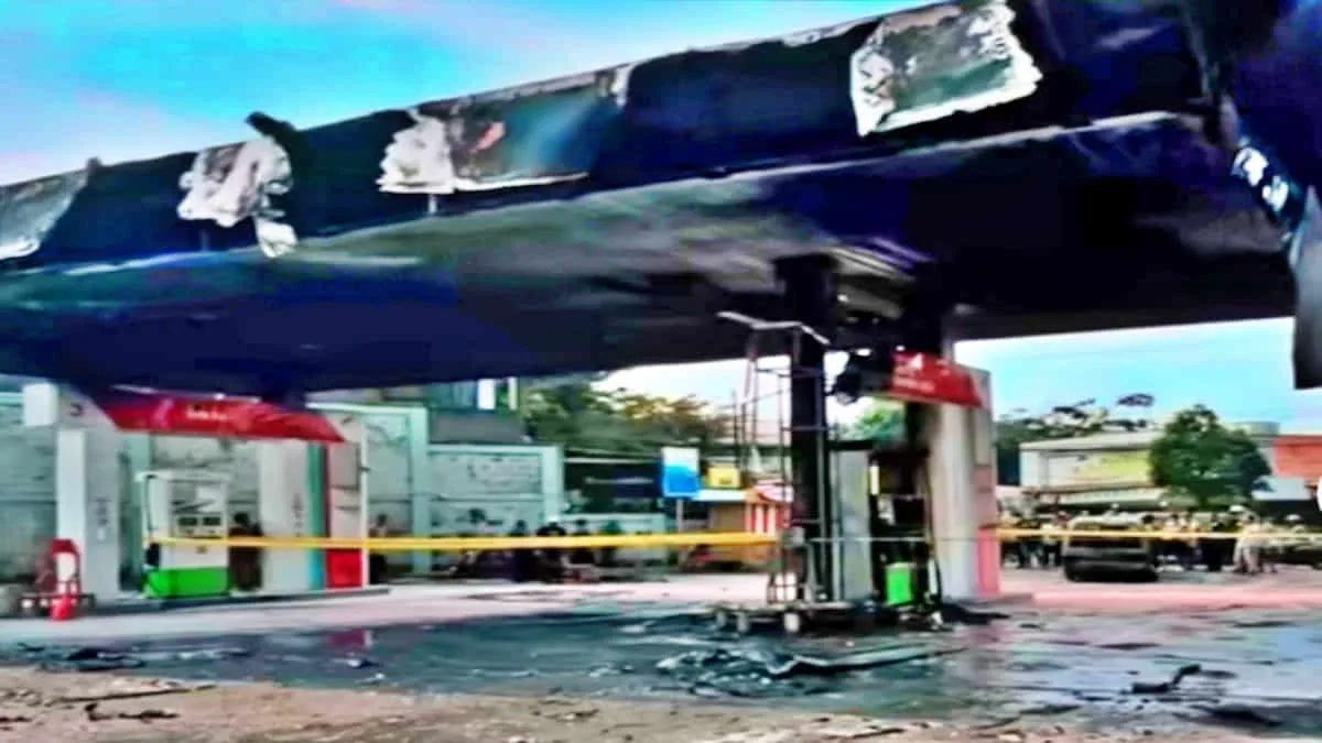 Kondisi sebuah SPBU di wilayah Cimahi Selatan, Kota Cimahi, Jawa Barat, setelah kejadian kebakaran pada Sabtu (11/10/2025) pagi. Petugas Damkar Cimahi menerjunkan empat armada pemadam untuk menaklukan si jago merah. Foto: ist/
