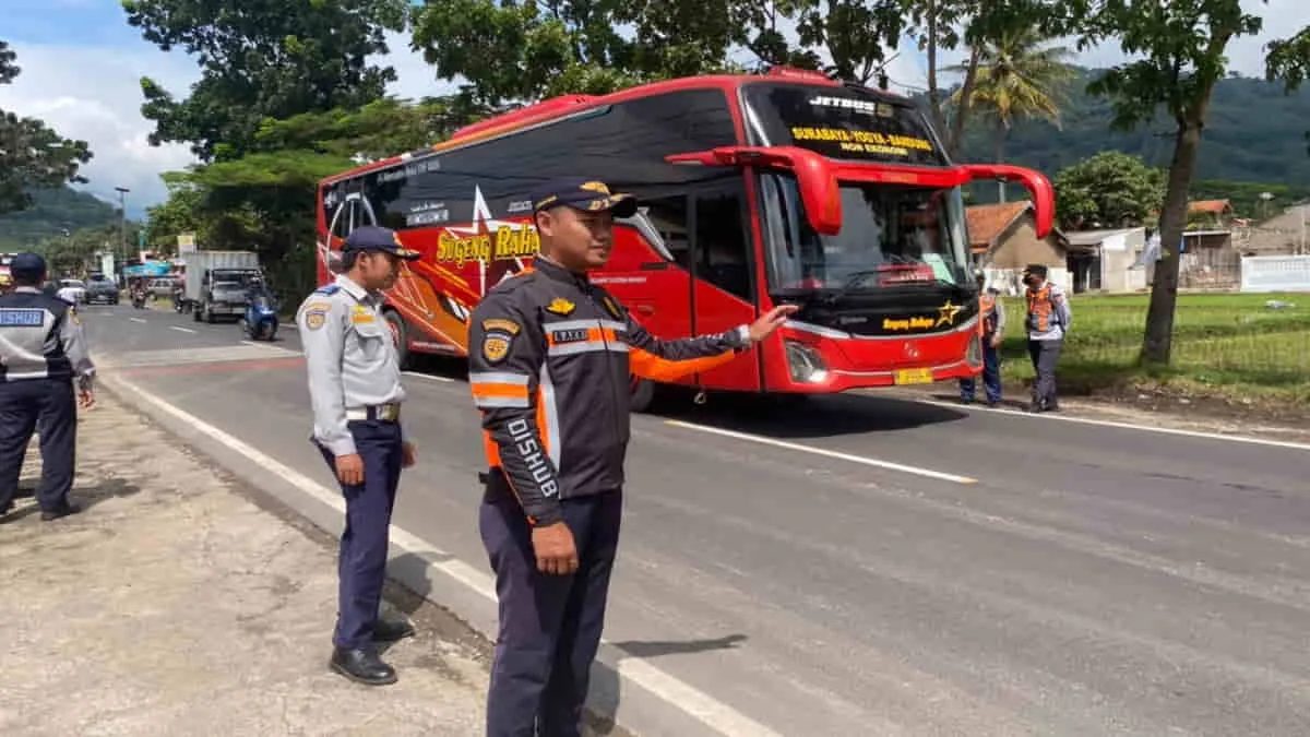 Pemerintah Provinsi Jawa Barat mengimbau masyarakat yang hendak mengikuti mudik gratis segera mendaftarkan diri melalui aplikasi Sapawarga. Foto: Diskominfo Pemprov Jabar/