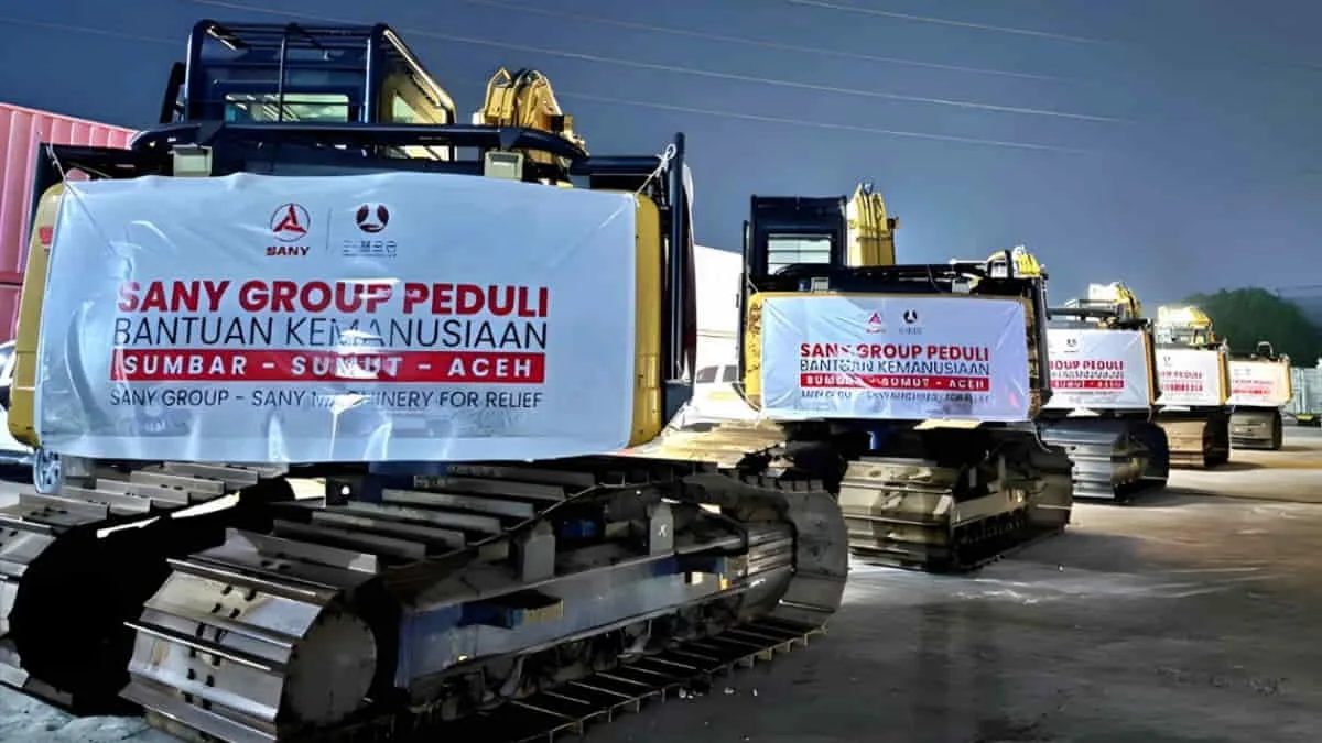 Sany Group Indonesia mengerahkan dukungan alat berat menuju daerah terdampak bencana di Aceh dan Sumatera. Pengerahan sejumlah alat berat ini untuk membuka akses infrastruktur yang masih tertutup di sejumlah titik di daerah terdampak bencana hidrometeorologi itu. Foto: istimewa/