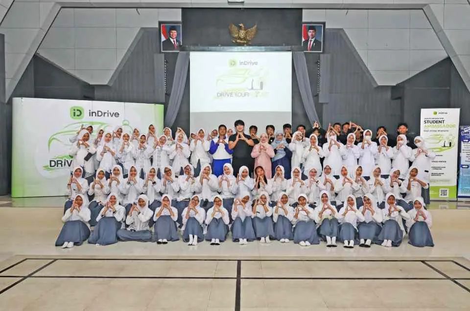 InDrive Edukasi Ratusan Pelajar Bandung Jadi Pengguna Jalan yang Bertanggung Jawab