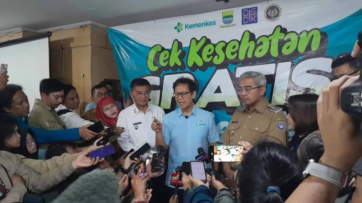 Menkes RI Budi Gunadi Sakidin saat meluncurkan progam CKG Sekolah di Kota Bandung, Jawa Barat. Foto: Abbas/Trust Jabar