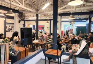 Kolaborasi Mahasiswa STIKOM Bandung dan Merawat Coffee Space Angkat Isu Fashion Berkelanjutan