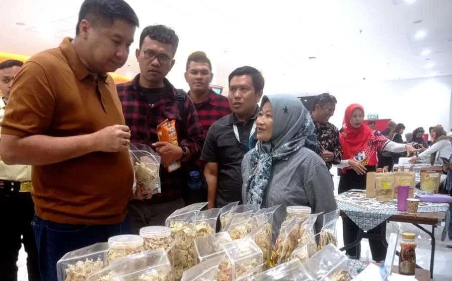 Menteri Perumahan dan Kawasan Permukiman (PKP) Maruarar Sirait di acara sosialisasi KUR Perumahan di Unpar, Bandung, Sabtu (20/09/2025) malam.