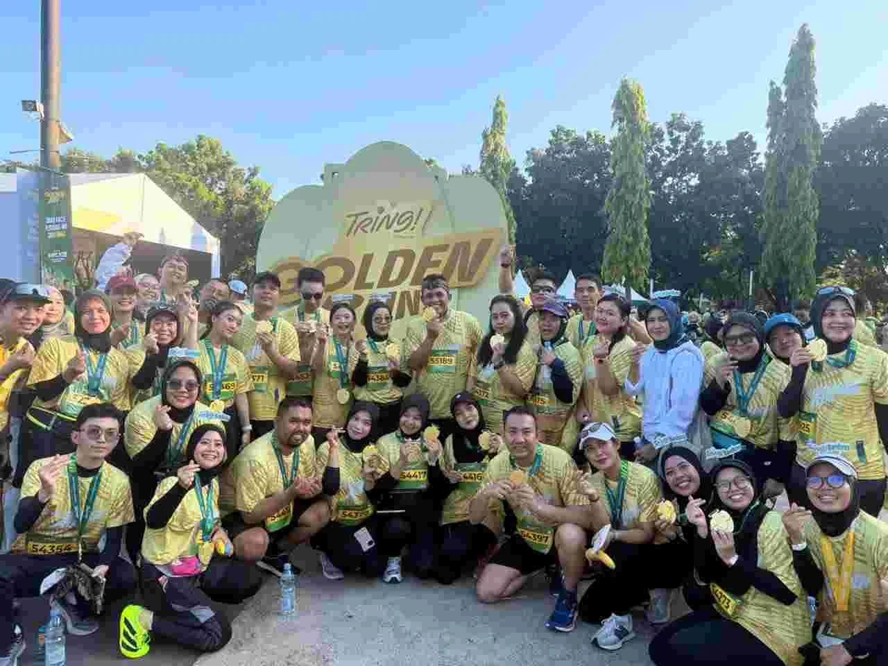 Para peserta Tring! Golden Run 2026 usai menyelesaikan ajang lari di Senanyan, Jakarta, Minggu (27/04/2026).