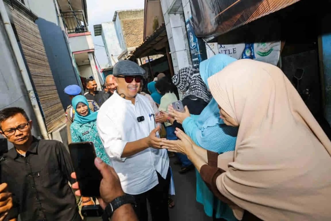 Wali Kota Bandung Muhammad Farham menunggu juklan dan juknis terkait program Poe Ibu. (foto:  humas kota Bandung).
