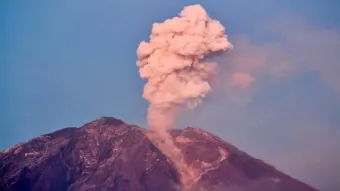 Awal April 2026 Gunung Semeru Kembali Tunjukan Aktivitas Vulkanik 16 Kali Gempa Letusan