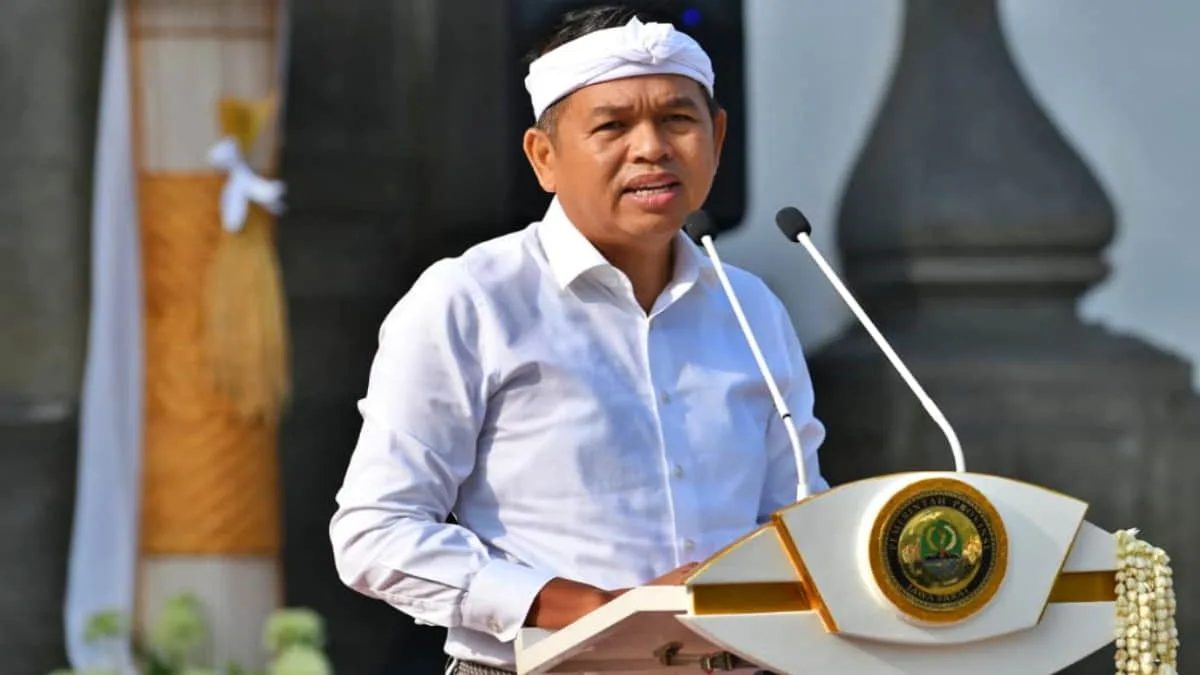 Gubernur Jawa Barat Dedi Mulyadi. Pemprov Jawa Barat menerapkan kebijakan WFH bagi ASN di lingkungan Pemprov Jabar setiap Kamis. Foto: ist/dok Humas Pemprov Jabar