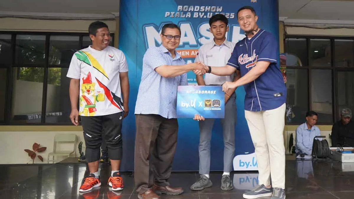 Telkomsel menggelar roadshow Piala kompetisi futsal by U di SMAN 16 Bandung, Jawa Barat. Foto: Ghani Rahmat/trustjabar