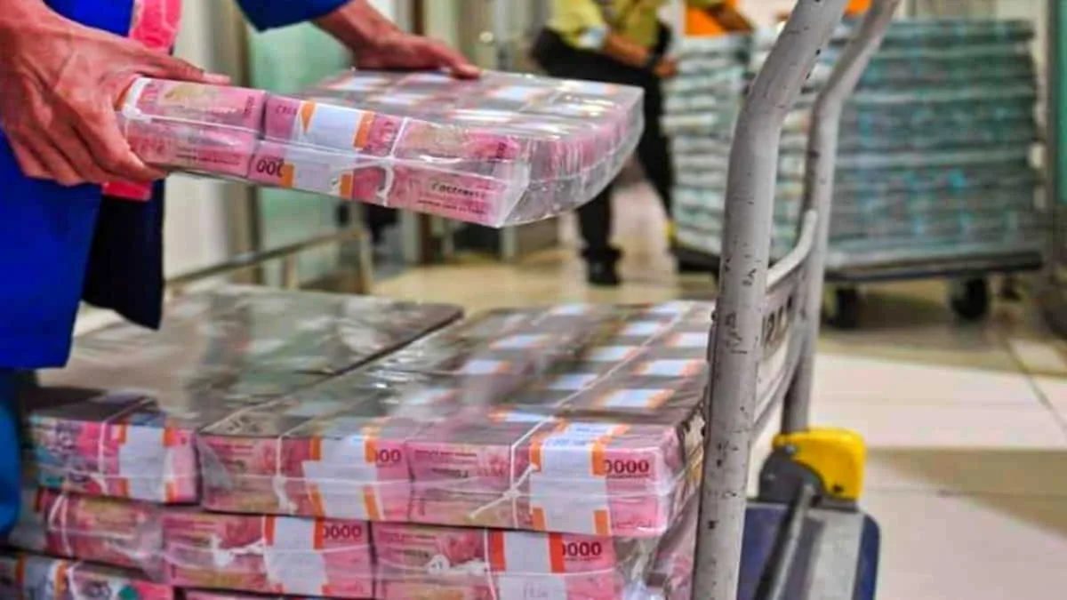 Lembaga riset NEXT Indonesia Center merilis peredaran uang tunai menjelang Lebaran 2026 mencapai Rp 1370 triliun. Foto: ilustrasi/net