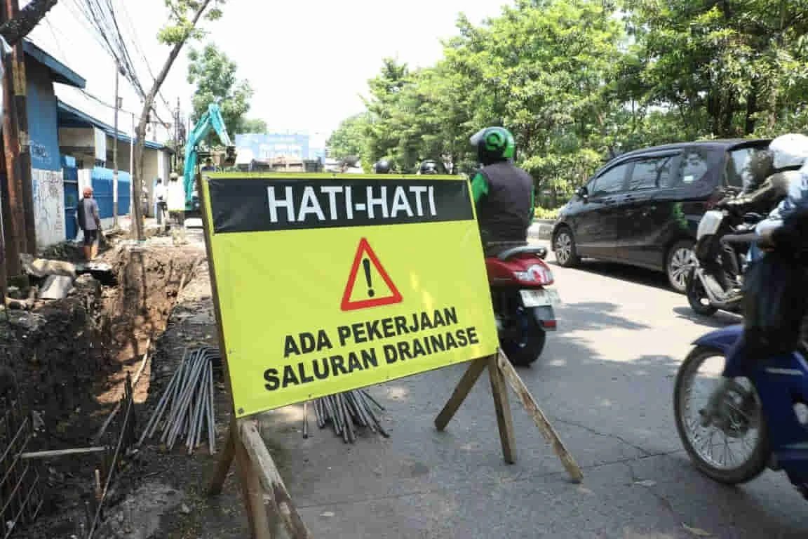 Tangani Banjir, DSDABM Kota Bandung Targetkan Rehabilitasi Drainase Belasan Ribu Meter. (Foto: Humas Pemkot Bandung)