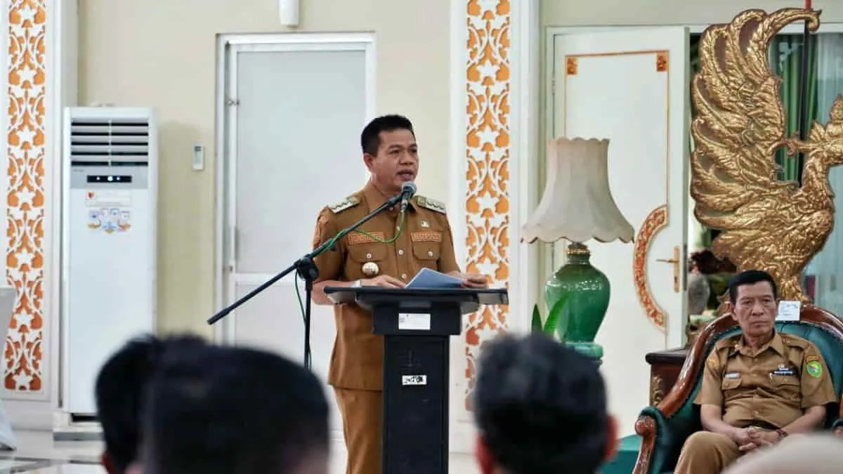 Bupati Bandung, Dadang Supriatna saat menerima perwakilan BPK Jawa Barat di rumah dinas bupati di Soreang, Kabupaten Bandung, Jawa Barat, Senin (23/2/2026). BPK Jawa Barat akan melakukan pemeriksaan LKPD Tahun Anggaran 2025 Pemkab Bandung. Pemeriksaan tersebut untuk mewujudkan LKPD akuntabel dan berkualitas di Pemkab Bandung. Foto: Diskominfo Pemkab Bandung/