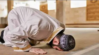 Organisasi Islam di Indonesia Serukan Ajakan Salat Gerhana Bulan