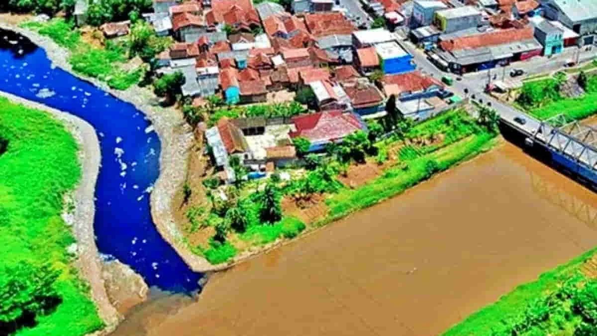 Aliran Sungai Citarum di Dayeuhkolot, Kabupaten Bandung, Jawa Barat. Foto: ist/net