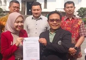 LBH AP Muhammadiyah menuntut Pemprov Jabar bertanggung Jawab kasus doxing Neni Nurhayati. (Net)