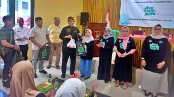 Rangkaian HUT Partai Golkar, Anggota DPR RI dan DPD Golkar Kabupaten Bandung Gelar Bakti Sosial