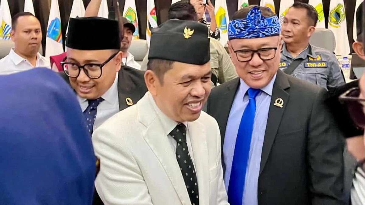 Gubernur Jawa Barat, Dedi Mulyadi dengan tegas tidak akan mencabut kebijakan larangan study tour. Foto: Abbas/trustjabar
