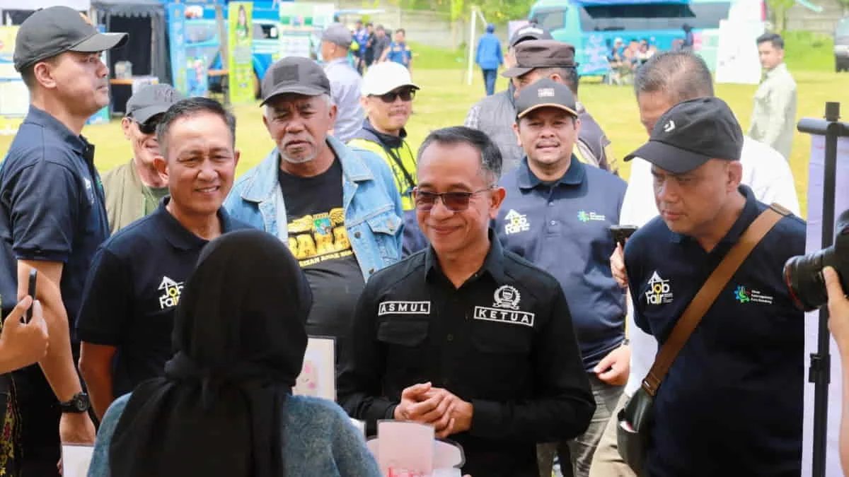 Untuk mengurangi angka pengangguran terbuka, Ketua DPRD Kota Bandung, Asep Mulyadi mengharapkan agar Disnaker mampu menjadi fasilitator mempertemukan perusahaan dengan calon tenaga kerja. Foto: avila/trustjabar