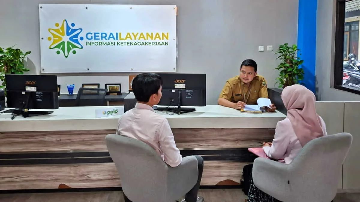 Pemprov Jawa Barat kembali menyediakan Posko Pelayanan Konsultasi dan Pengaduan THR Keagamaan di Kantor Disnakertrans Jabar. Foto: Diskominfo Pemprov Jabar/
