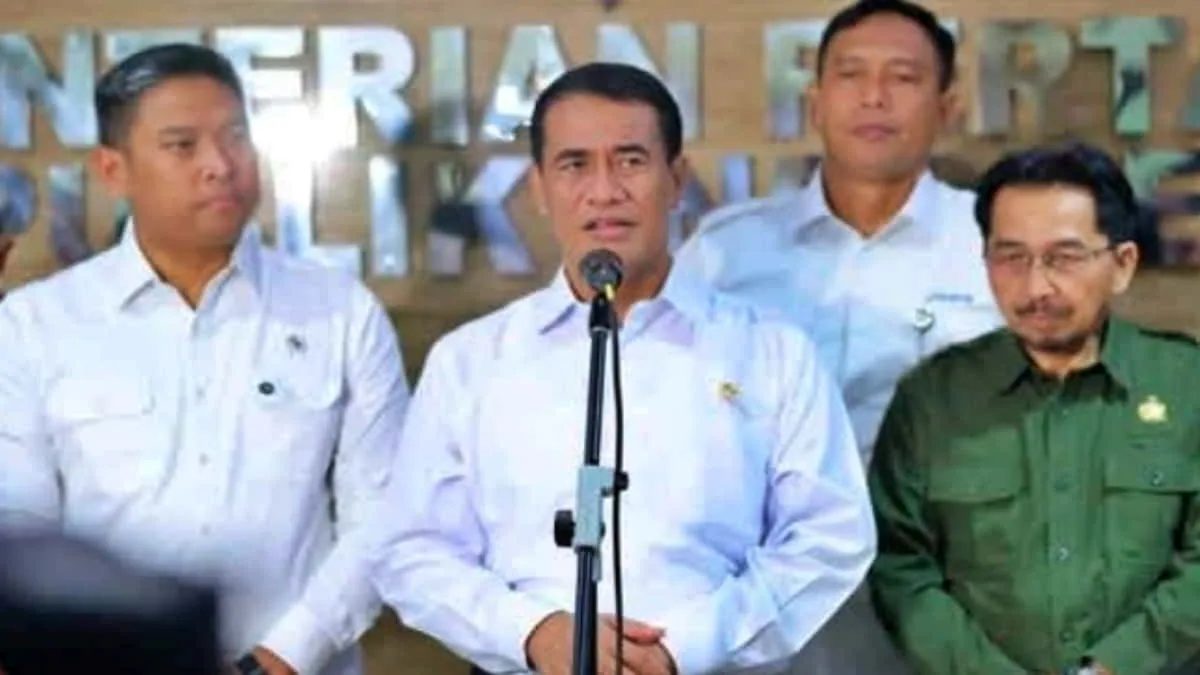 Menteri Pertanian Andi Amran Sulaiman menegaskan meski situasi geopolitik di Timur Tengah masih memanas, Pemerintah Indonesia memastikan pasokan pupuk, pangan, dan BBM tetap terkendali. Foto: ist/