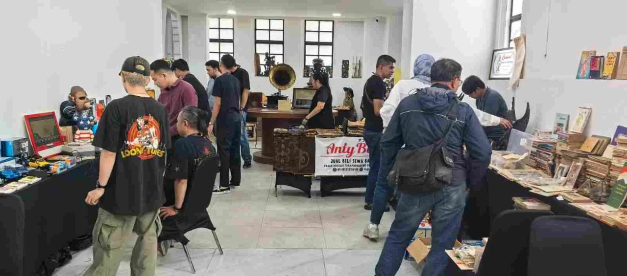 Suasana Bandung Market Vintage di Serhaya Hall Gedung kantor Pos jl Asia Afrika Bandung, Sabtu (30/5/2026).