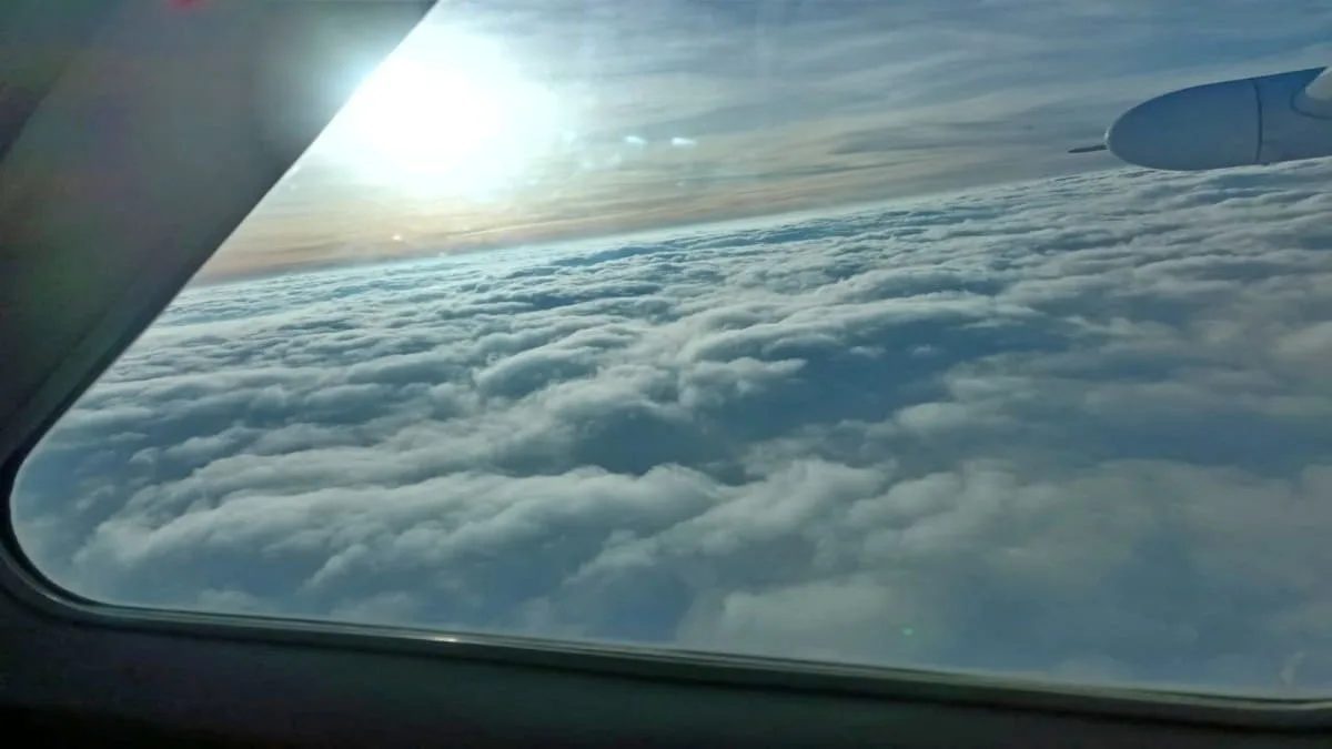 Dokumentasi penyemaian NaCl di langit Jawa Timur dalam operasi modifikasi cuaca pada Minggu (14/9/2025). Mengantisipasi terjadinya cuaca ekstrem di beberapa wilayah di Indonesia, BNPB berkoordinasi dengan pemangku kebijakan daerah melakukan operasi modifikasi cuaca. Foto: dok.BNPB/