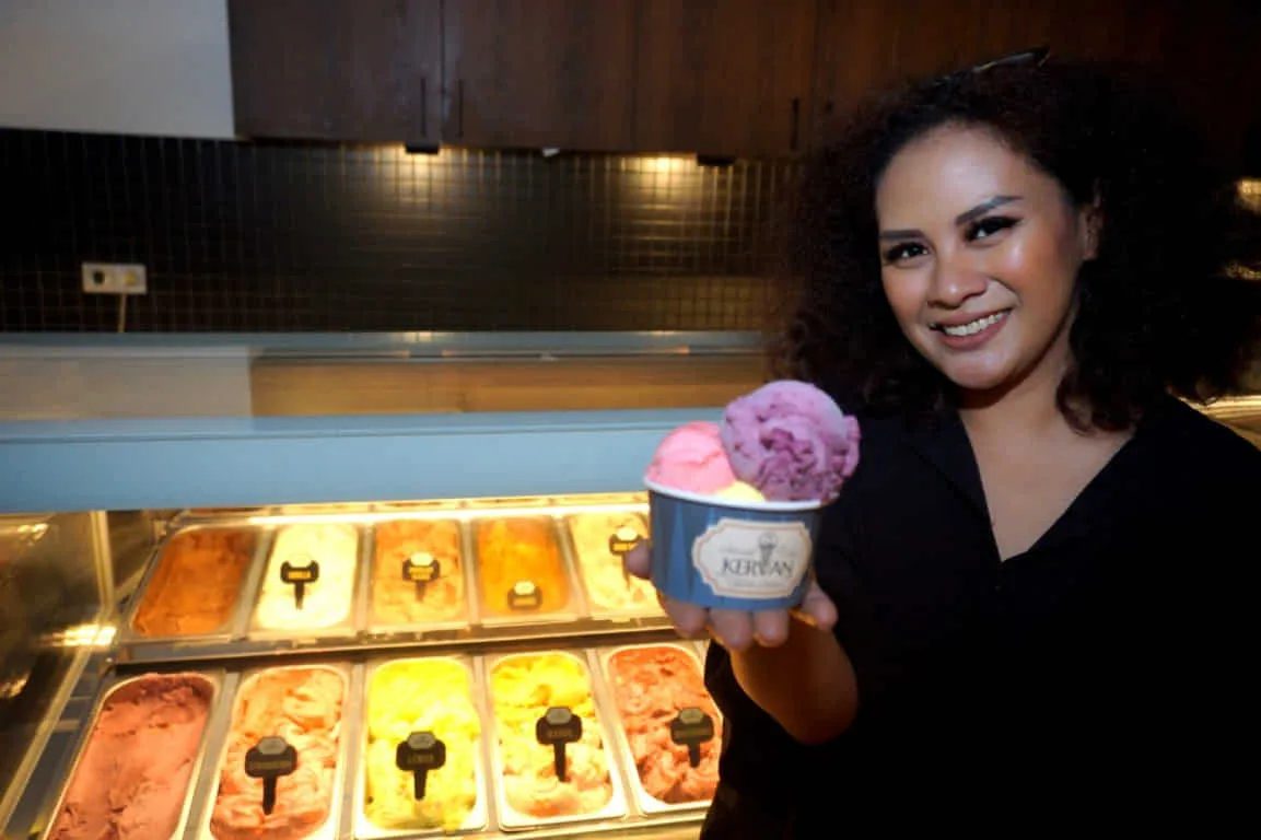 Vanya Barlian, Sang Pemilik Kervan Gelato & Dessert di Jln Laswi, Bandung. (Foto: Ist)