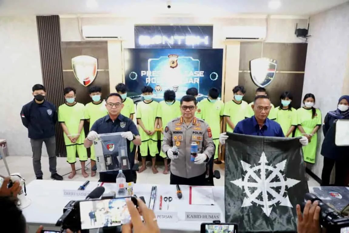 Polda Jabar menetapkan 11 tersangka pelaku pemicu kerusuhan di Bandung, Jawa Barat, pada Kamis (4/9/2025) (foto: Polda Jabar).