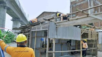 Dirikan Bangunan di Lahan Milik KCIC, 26 Bangunan Liar di Gempolsari Kota Bandung Dibongkar