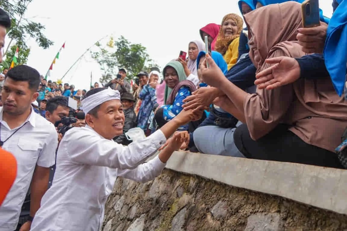 Warga menanggapi program Poe Ibu yang digagas Gubernur Jabar Dedi Mulyadi khawatir akan menjadi celah korupsi baru. (Foto: Humas Jabar).