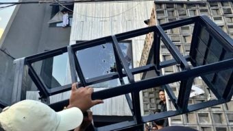 Massa Geruduk Rumah Sejumlah Pejabat, Bermula Gelar Protes Hingga Berujung Aksi Penjarahan