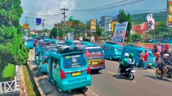 Selama Periode Ini Ribuan Sopir Angkot Cibadak Sukabumi Dilarang Beroperasi, Pemprov Jawa Barat Beri Kompensasi