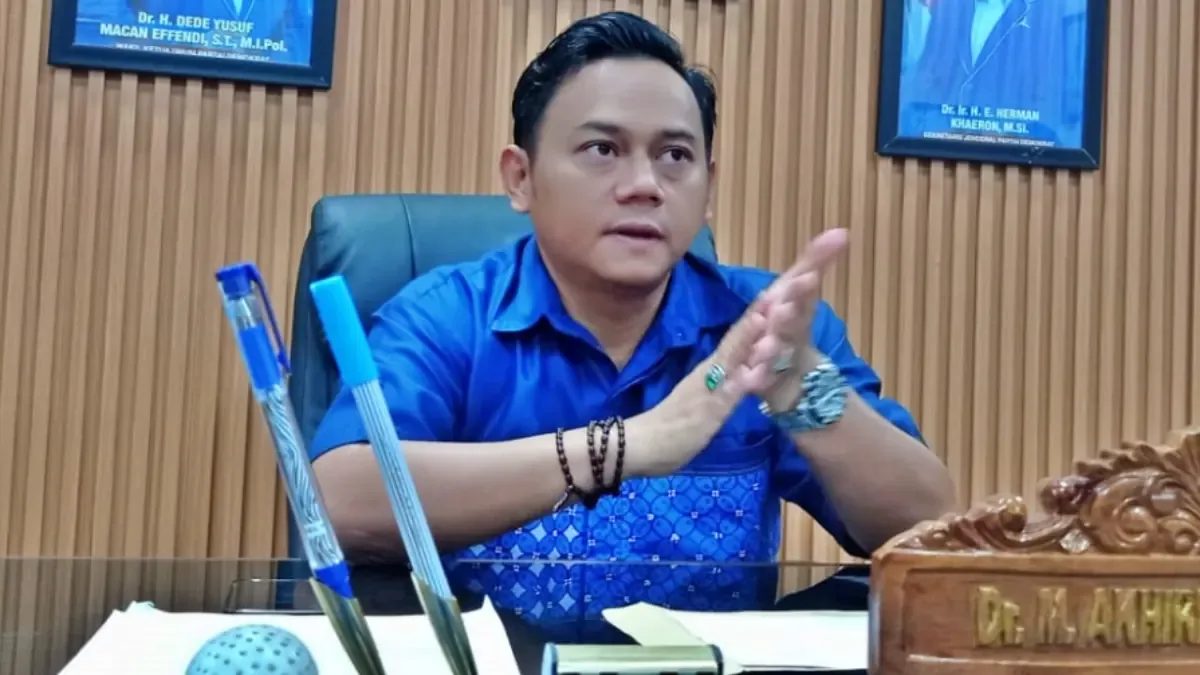 Wakil Ketua DPRD Kabupaten Bandung, M Hailuki memberikan beberapa catatan terkait Laporan Keterangan Pertanggungjawaban (LKPJ) Bupati Bandung. Foto: cep/trustjabar