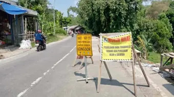 Dua Ruas Jalan di Bandung Barat Rusak Akibat Tergerus Longsor, Lalu Lintas Terganggu