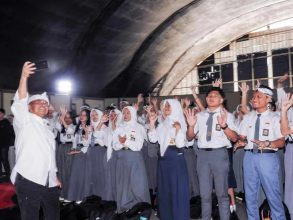 Sekda Herman Lantik Ribuan Pelajar, FOJB Cetak Pemimpin Muda Jabar Berkarakter Panca Waluya