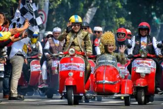 Wagub Erwan dan Istri Ikut Kirab Merah Putih VAC