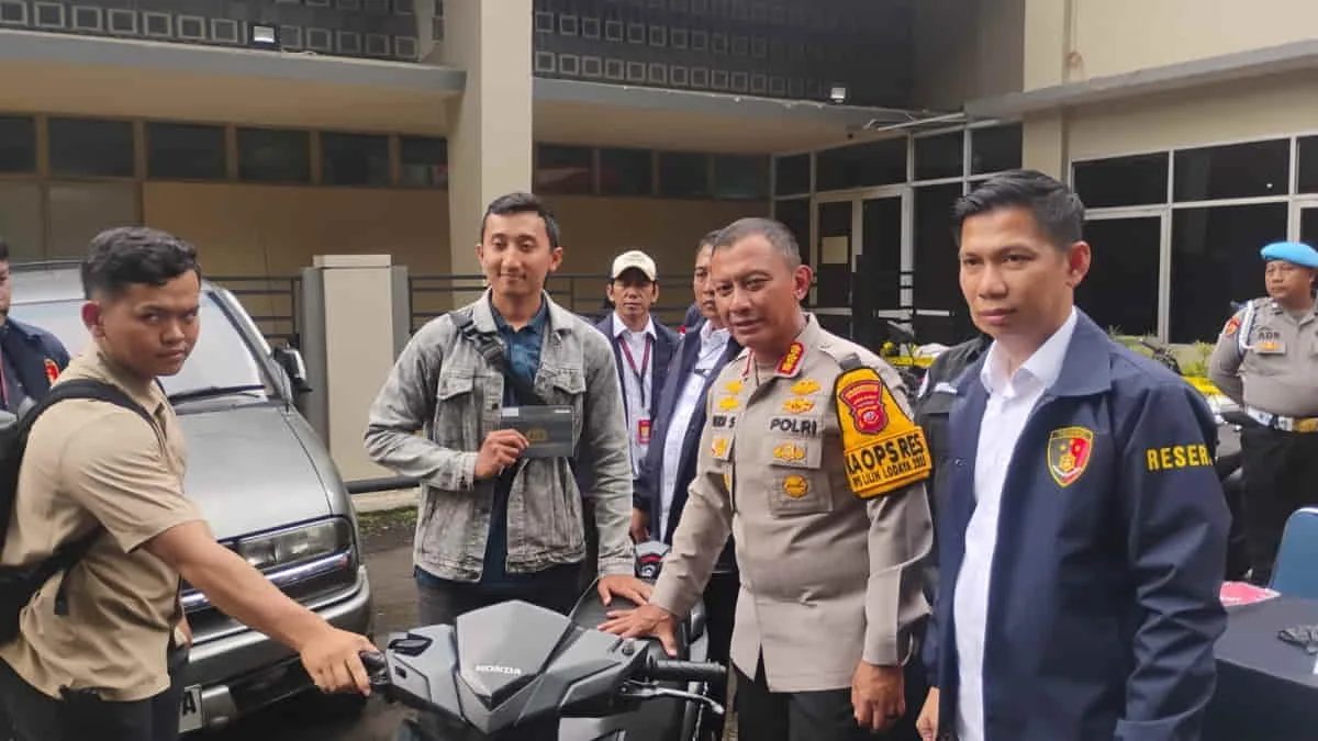 Polrestabes Bandung berhasil membongkar sindikat curanmor di Kota Bandung, Jawa Barat. Dalam kasus ini, polisi meringkus 12 tersangka. Foto: vil/trustjabar