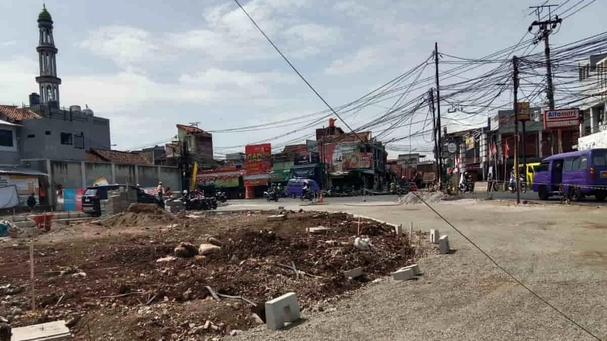 PUTR Cimahi, jawa Barat, mengklaim Bundaran Jati mampu memecah kemacetan lalu lintas di jam sibuk. Foto: Adi/trustjabar