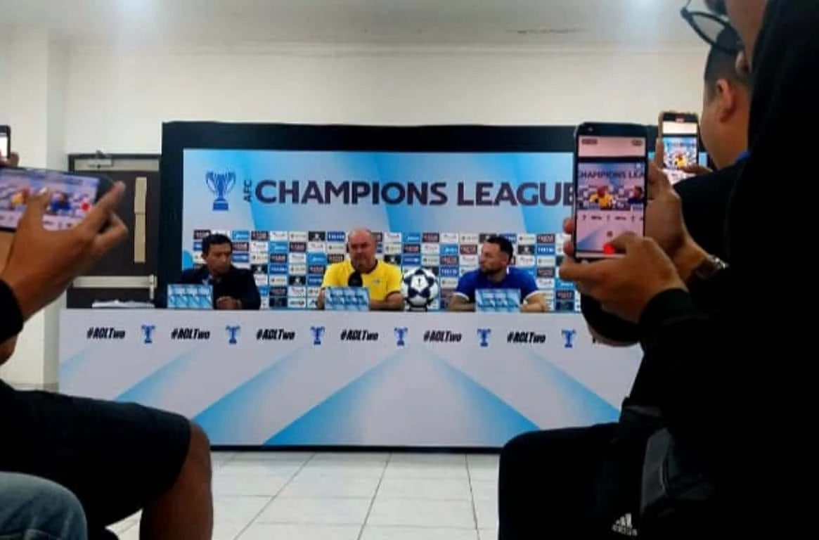 Pelatih Persib Bojan Hodak mengakui aroma rivalitas suporter pada laga ACL Two. (Foto: Asep Awal/trustjabar)