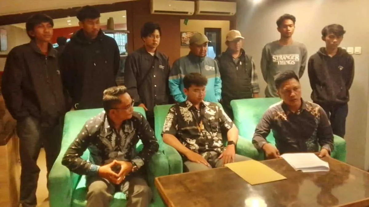 Menyikapi roda birokrasi di Bandung Barat, Jawa Barat sedang tidak baik-baik saja, gabungan elemen masyarakat di Bandung Barat akan menggelar aksi damai. Mereka akan menyampaikan 13 poin tuntutan. Foto: ist/